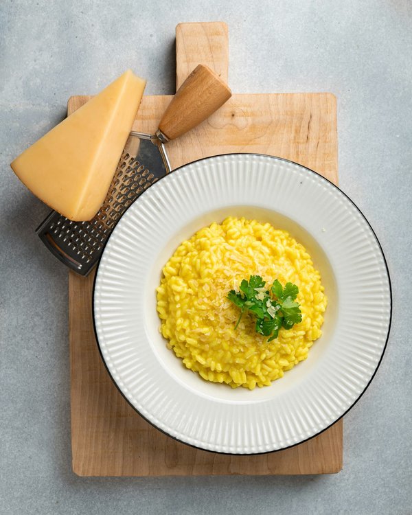 Comment préparer un risotto aux champignons avec du vin blanc et parmesan ?